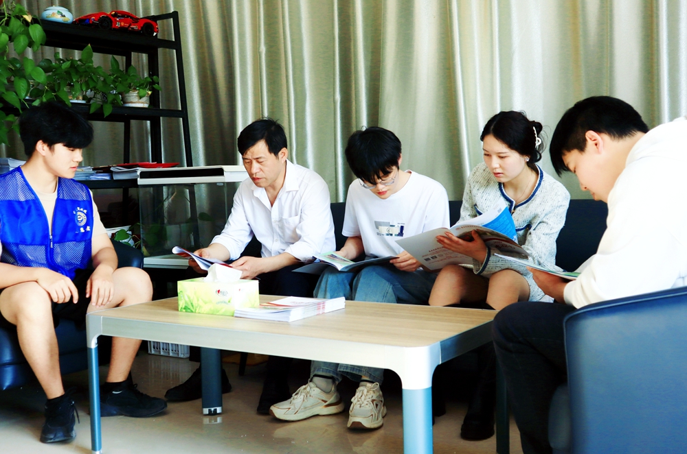 7f31997e-2ca6-43b8-bea9-a766e5e86c3b